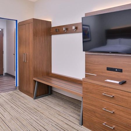 Holiday Inn Express & Suites Farmville By Ihg Bagian luar foto