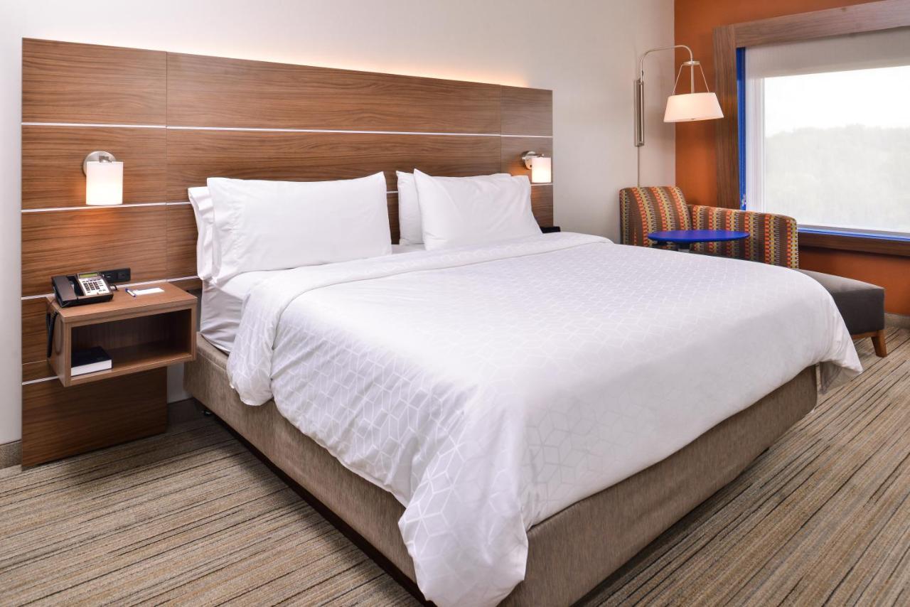 Holiday Inn Express & Suites Farmville By Ihg Bagian luar foto