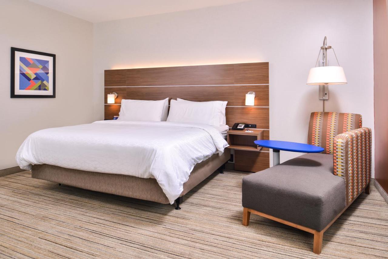 Holiday Inn Express & Suites Farmville By Ihg Bagian luar foto