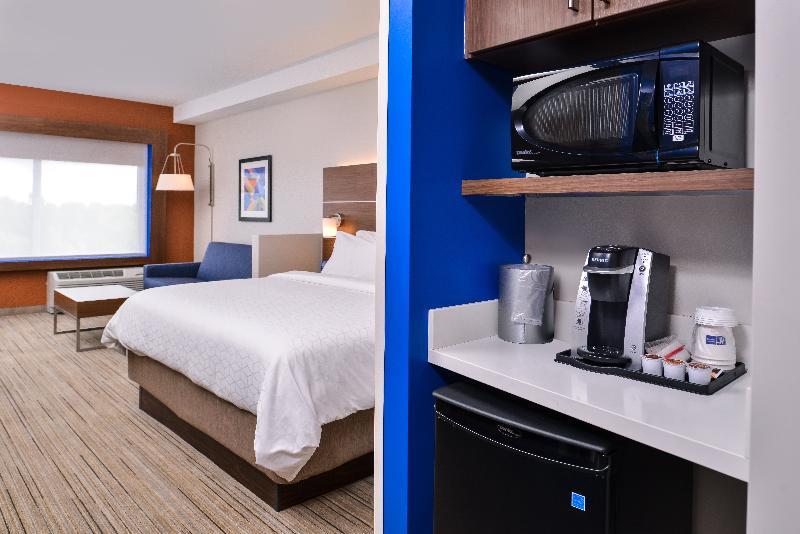 Holiday Inn Express & Suites Farmville By Ihg Bagian luar foto