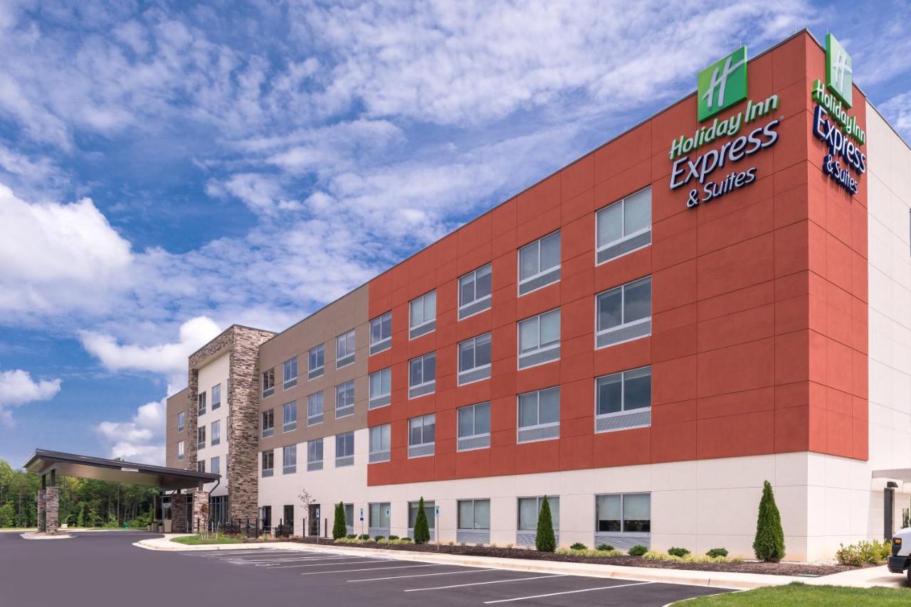 Holiday Inn Express & Suites Farmville By Ihg Bagian luar foto