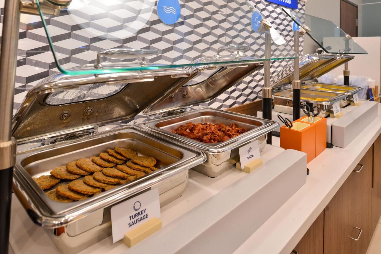 Holiday Inn Express & Suites Farmville By Ihg Bagian luar foto